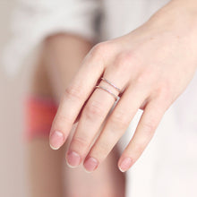 Load image into Gallery viewer, Double Line Clasp Ring Gold