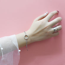 Load image into Gallery viewer, Gold / Silver Circle Chain Bracelet