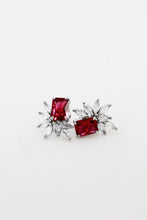 Load image into Gallery viewer, Zirconia Stone Floral Stud