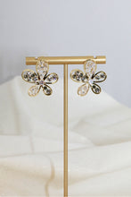 Load image into Gallery viewer, Flower Zirconia Stud Earrings