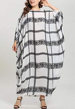 Load image into Gallery viewer, Flygo Women&#39;s Batwing Plaid Floral Printed Short Sleeve Oversized Maxi Dress