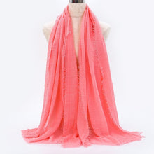 Load image into Gallery viewer, SANMAIHUA Woven Crinkle Scarf - Zainab&#39;s Closet