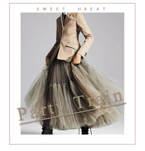 Load image into Gallery viewer, PARTY TRAIN 90cm Pleated Vintage Tulle Maxi Skirt - Zainab&#39;s Closet