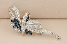 Load image into Gallery viewer, SHUANGR Crystal Flower Lapel Pin - Zainab&#39;s Closet