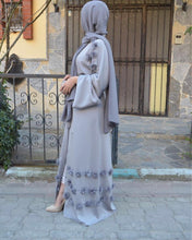 Load image into Gallery viewer, Delias Simple Flower Abaya Robe w/ Sash - Zainab&#39;s Closet