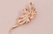 Load image into Gallery viewer, SHUANGR Crystal Flower Lapel Pin - Zainab&#39;s Closet