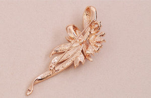 SHUANGR Crystal Flower Lapel Pin - Zainab's Closet