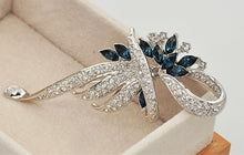 Load image into Gallery viewer, SHUANGR Crystal Flower Lapel Pin - Zainab&#39;s Closet