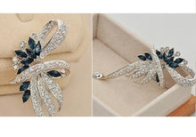 Load image into Gallery viewer, SHUANGR Crystal Flower Lapel Pin - Zainab&#39;s Closet
