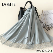 Load image into Gallery viewer, LAFEITE Lic Cashmere Scarf - Zainab&#39;s Closet