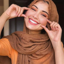 Load image into Gallery viewer, SANMAIHUA Woven Crinkle Scarf - Zainab&#39;s Closet